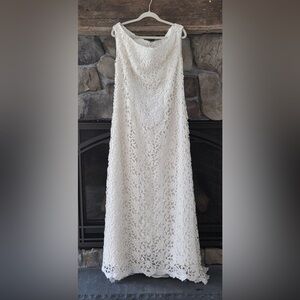 Make me an offer!!!  Elegant Lace Wedding Dress in off-white (antique white)
